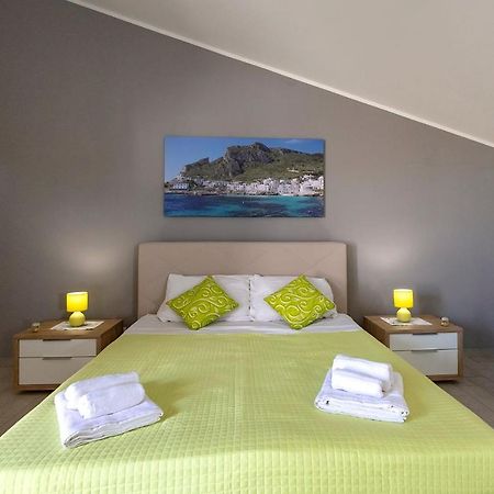 Bed and Breakfast Brezza Salina Торре-Нубия Экстерьер фото