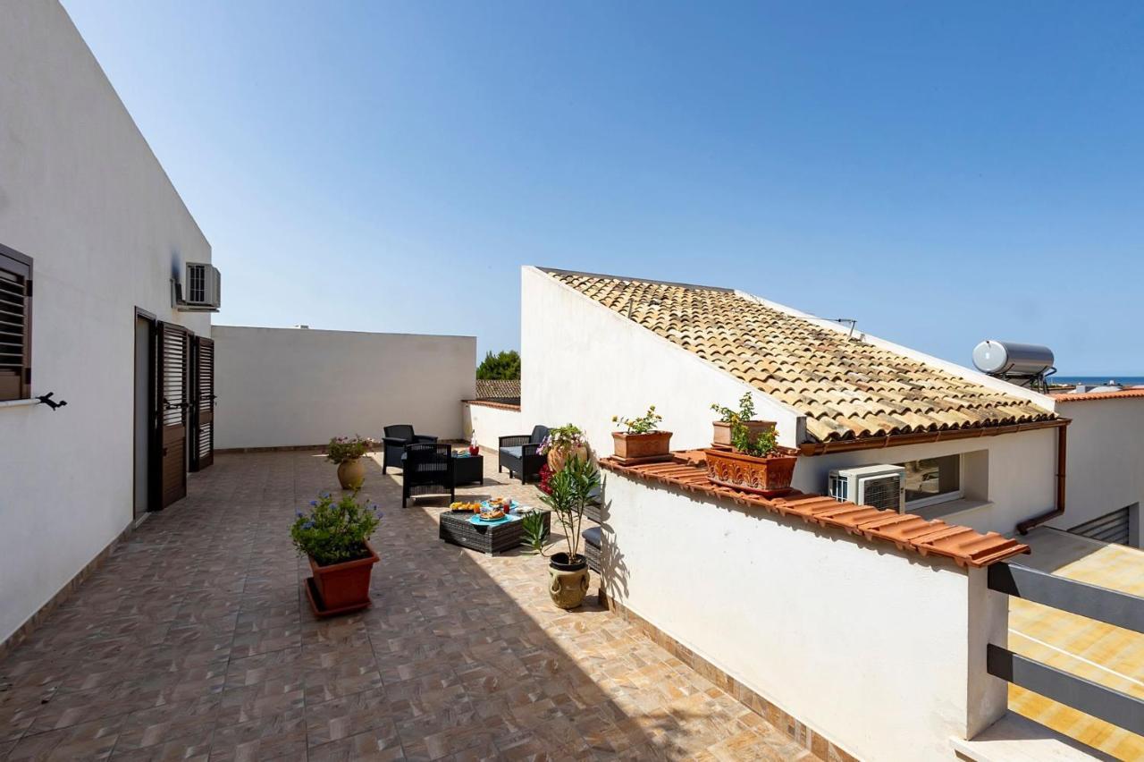 Bed and Breakfast Brezza Salina Торре-Нубия Экстерьер фото