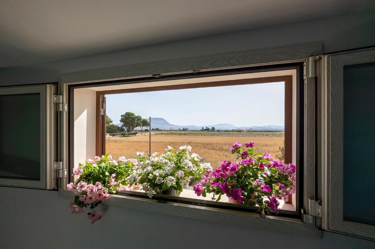 Bed and Breakfast Brezza Salina Торре-Нубия Экстерьер фото