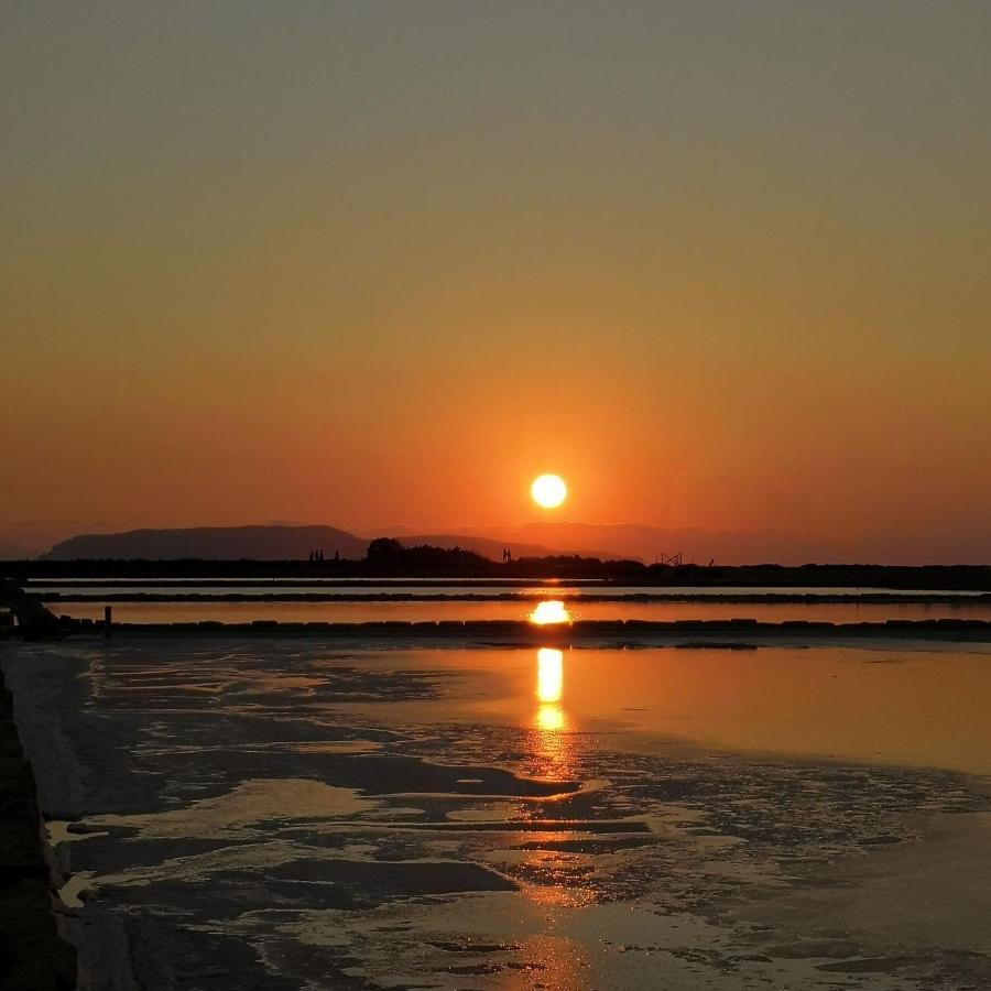 Bed and Breakfast Brezza Salina Торре-Нубия Экстерьер фото