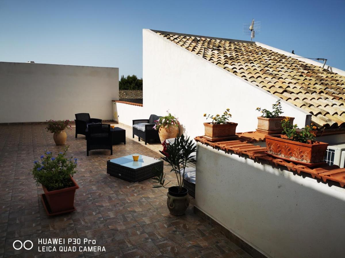 Bed and Breakfast Brezza Salina Торре-Нубия Экстерьер фото